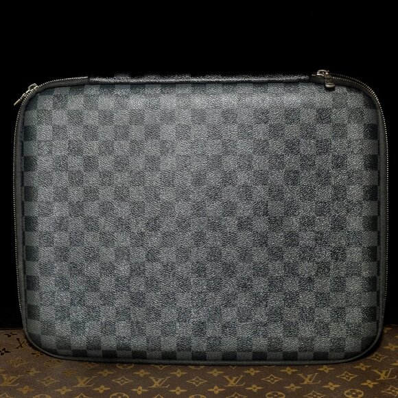 LOUIS VUITTON Damier Graphite Computer Sleeve MM fits Macbook Pro - Picture 6 of 16